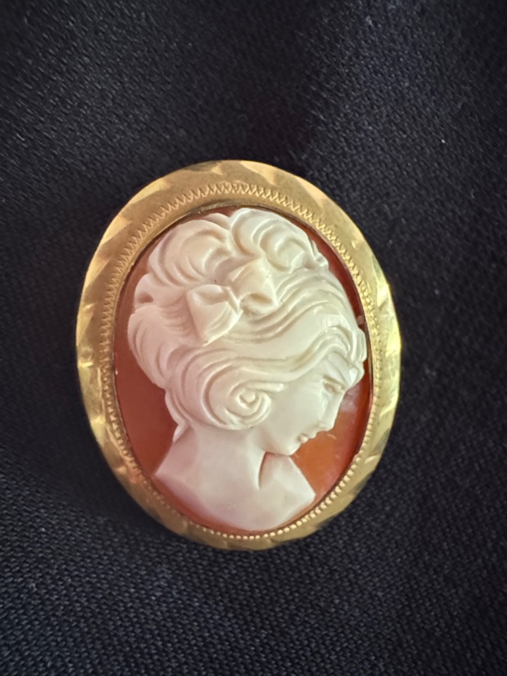 Beautiful Classic Carved Shell Cameo Pendant / Brooch Marked 1/20 12k GF